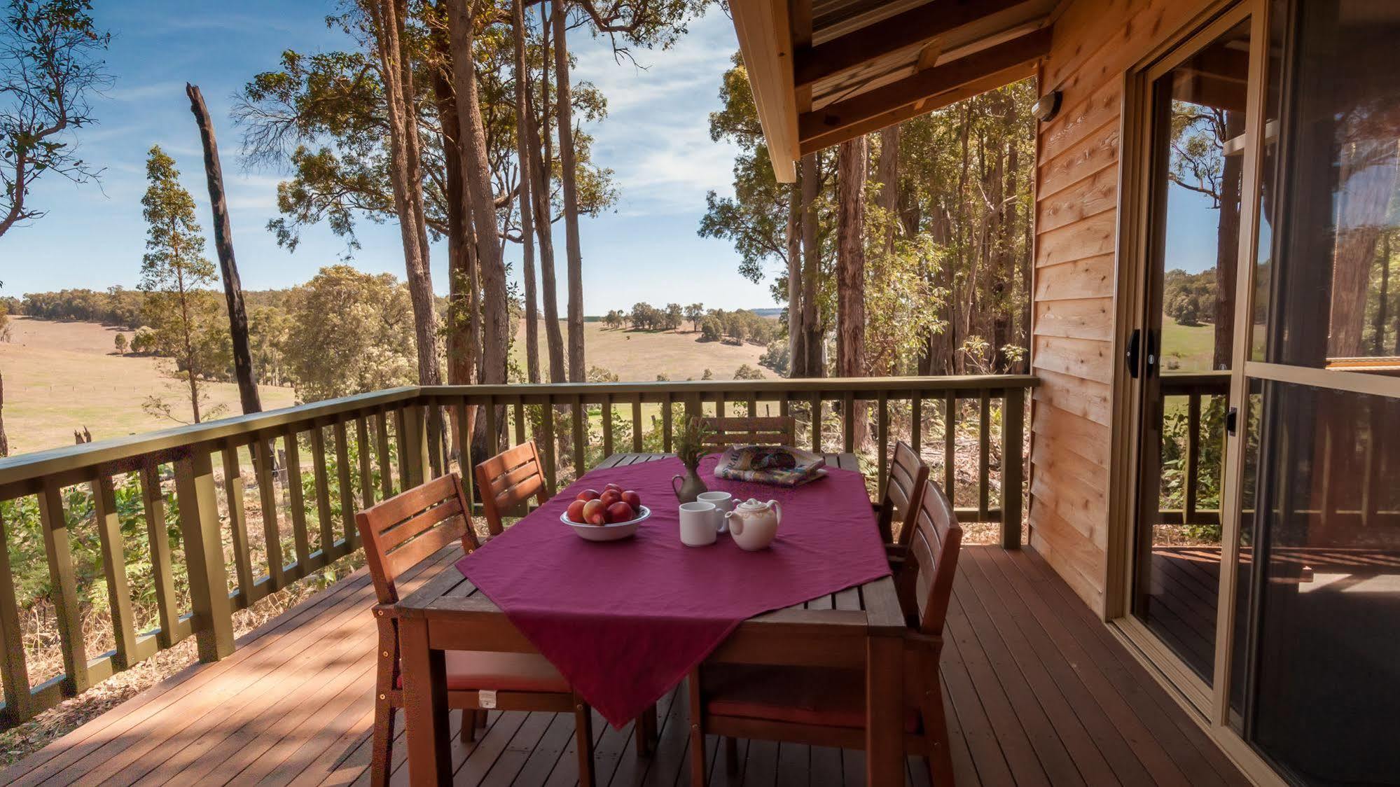 Balingup Heights Hilltop Forest Cottages Extérieur photo