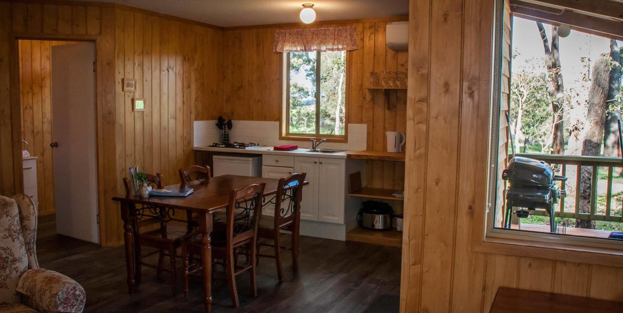 Balingup Heights Hilltop Forest Cottages Extérieur photo