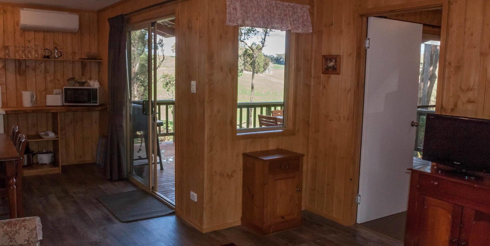 Balingup Heights Hilltop Forest Cottages Extérieur photo