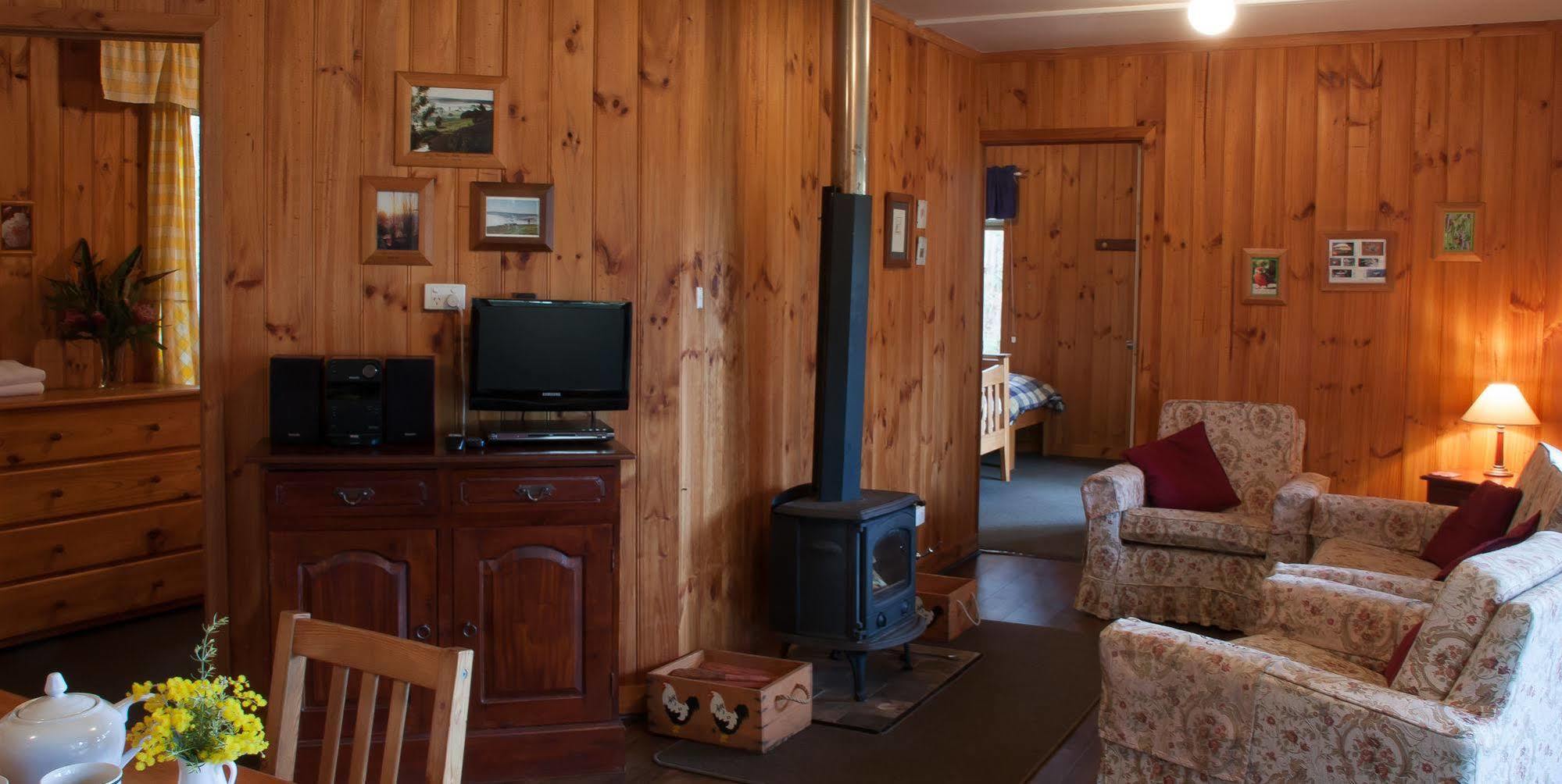 Balingup Heights Hilltop Forest Cottages Extérieur photo