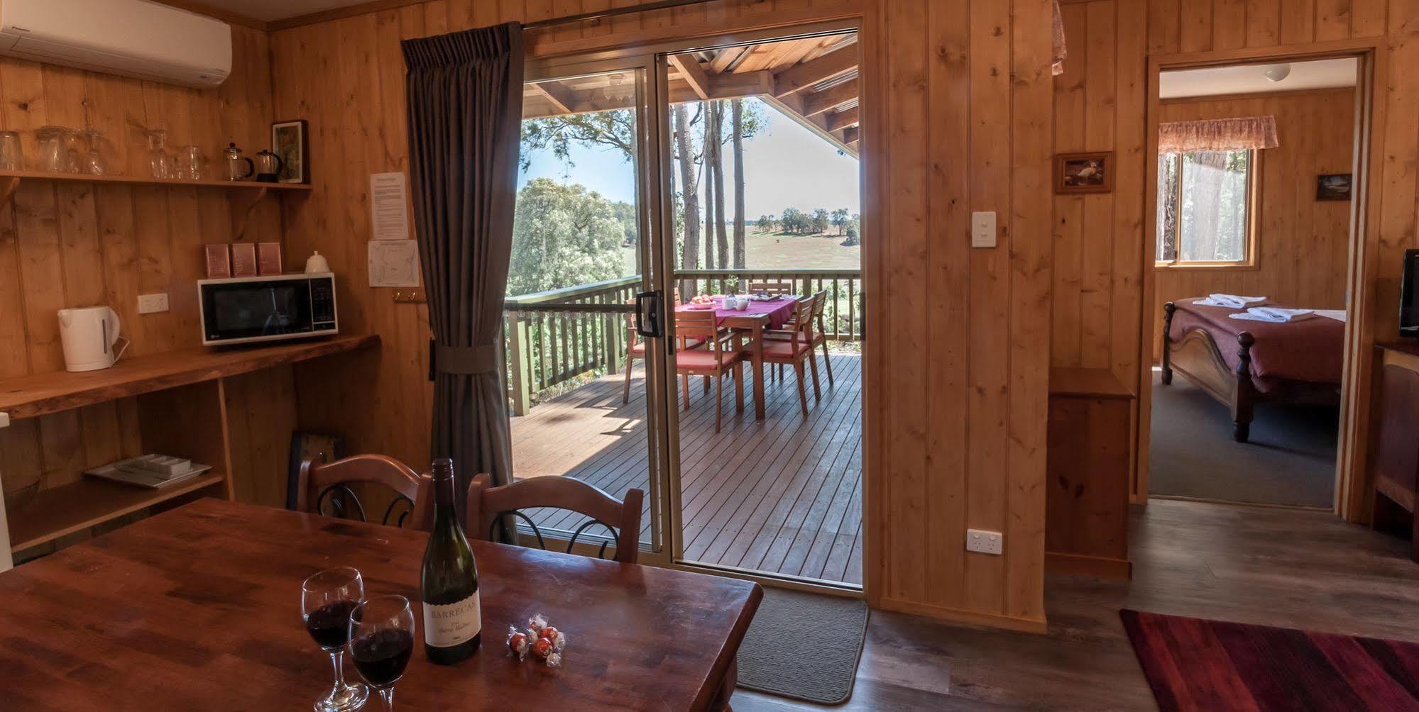 Balingup Heights Hilltop Forest Cottages Extérieur photo