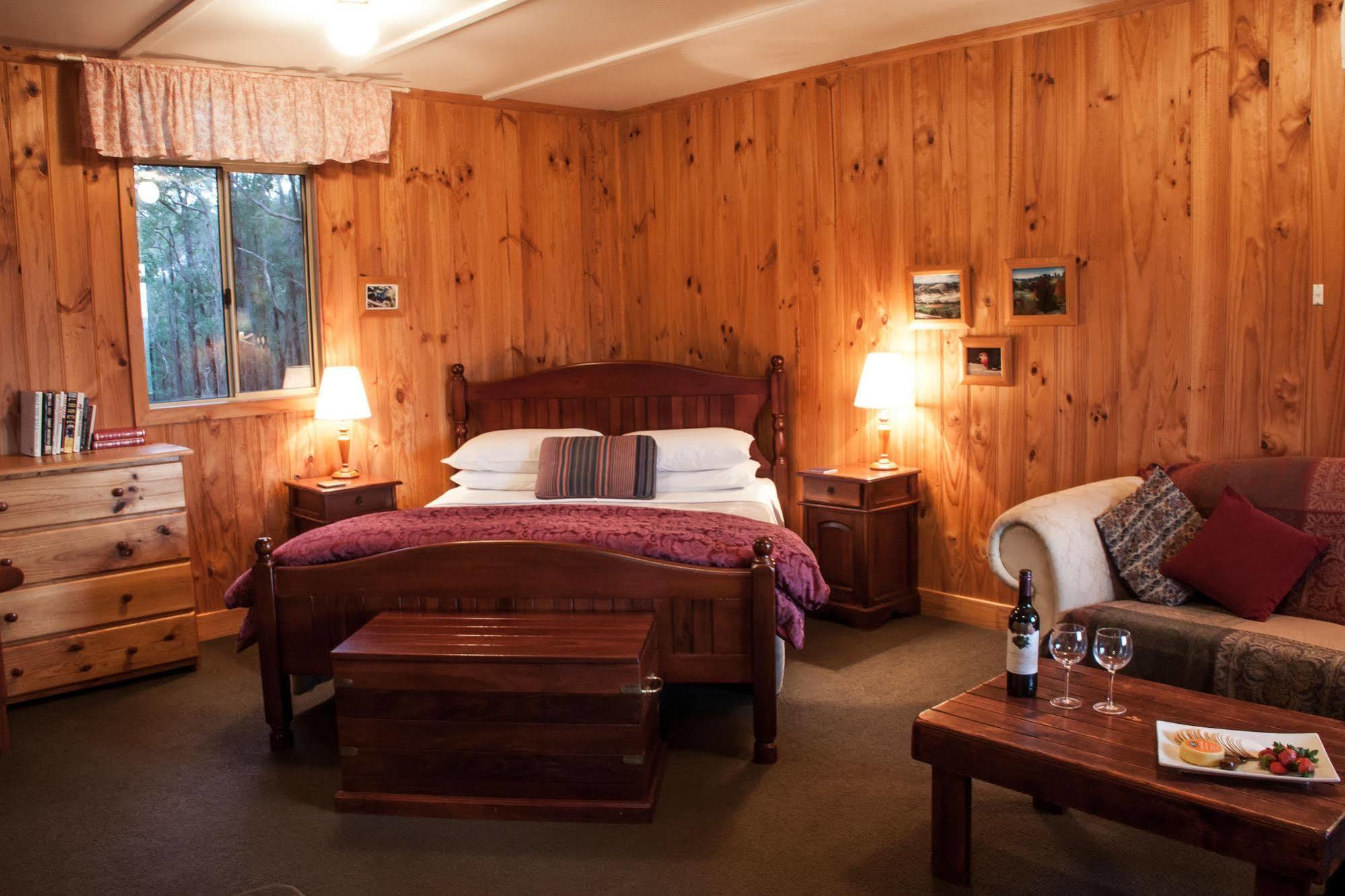 Balingup Heights Hilltop Forest Cottages Extérieur photo