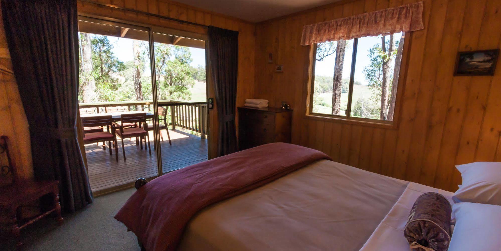 Balingup Heights Hilltop Forest Cottages Extérieur photo